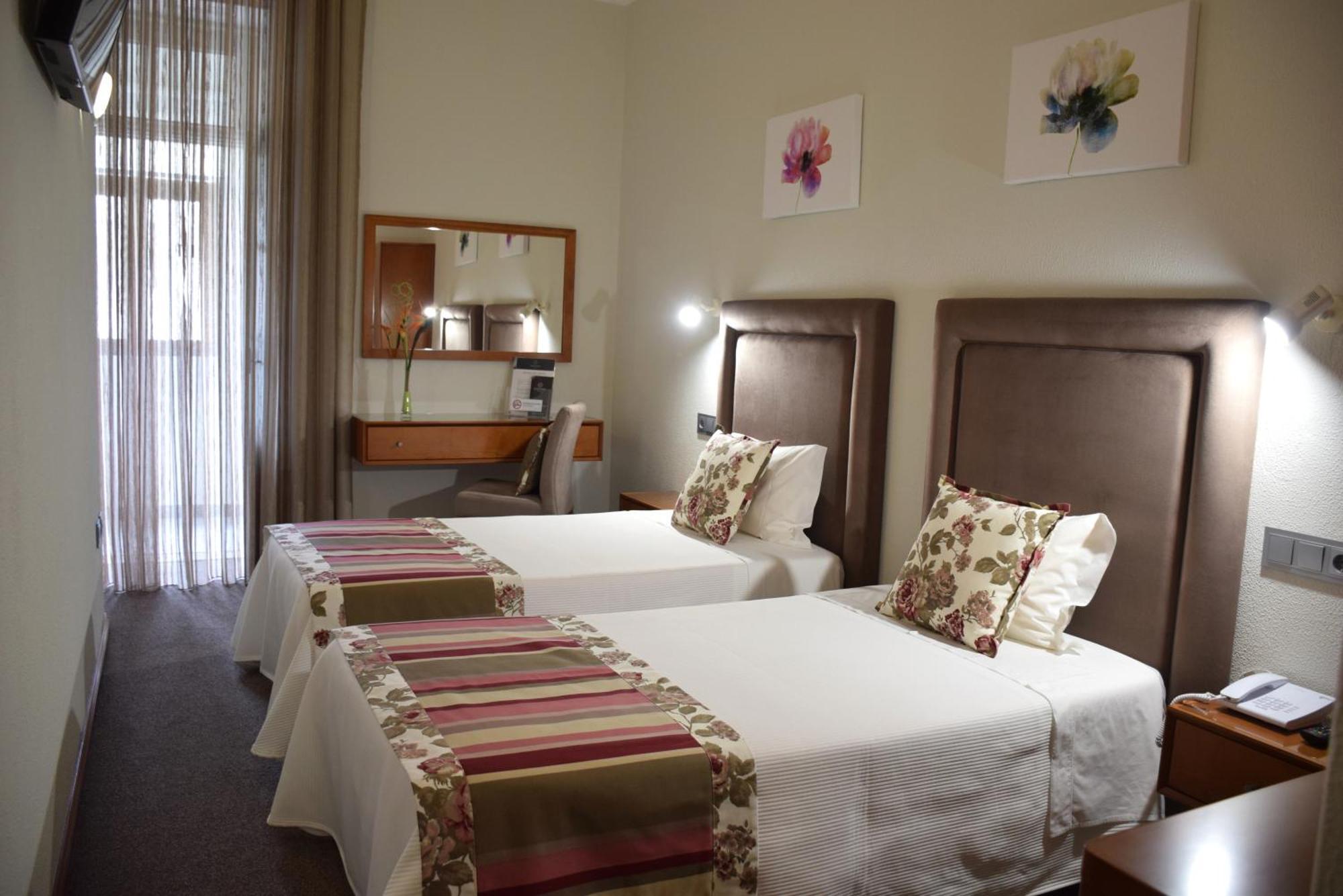 Lusitana Hotel Porto Exterior photo